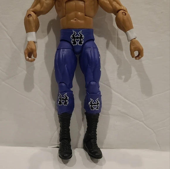 2011 Mattel Elite series 68 Triple H action figure - Picture 3 of 8
